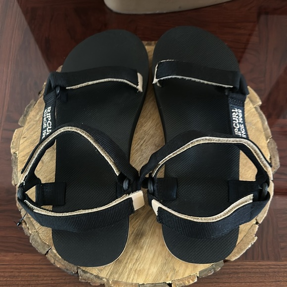 Rip Curl *NWOT* Women’s Searcher All Terrain Sandals, Black & Tan - Picture 8 of 14